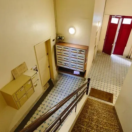 Lulu, Le Studio Du Chateau * Nantes